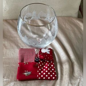Machine Quilted Red Mug Rug/Wine Glass Cozy. 2 sided pattern.